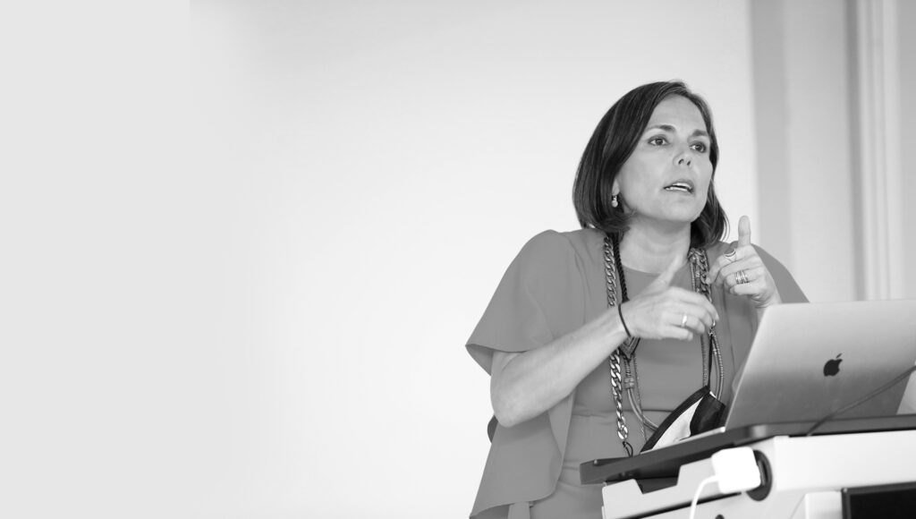Alexandra Suarez giving a presentation
