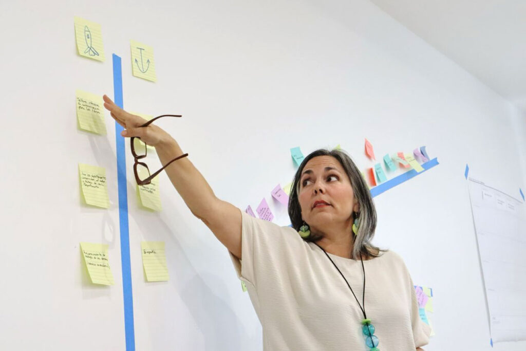 Alexandra giving a workshop